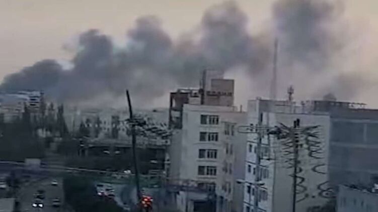 Тегеран - в клубах дыма на фоне израильских бомбардировок