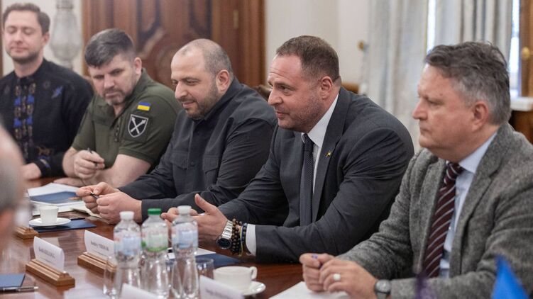 Кордон України