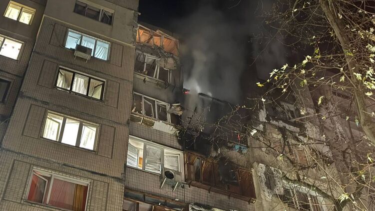 Пострадавший дом в Киеве. Фото: ГСЧС
