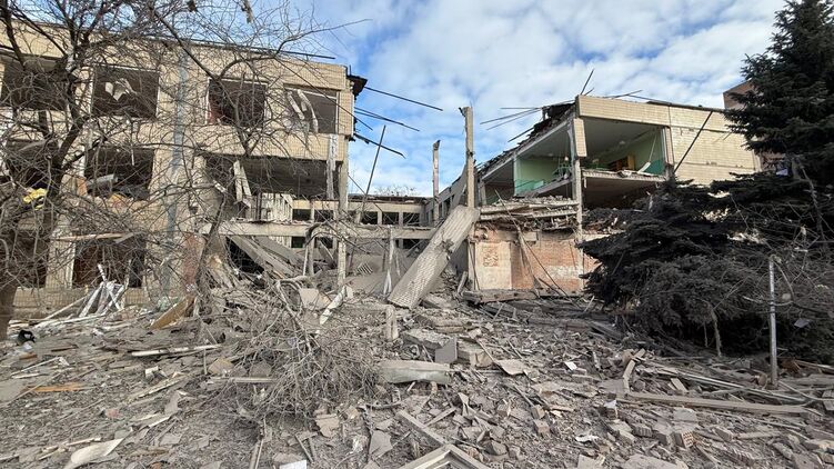 Наслідки удару по школі у Слов'янську