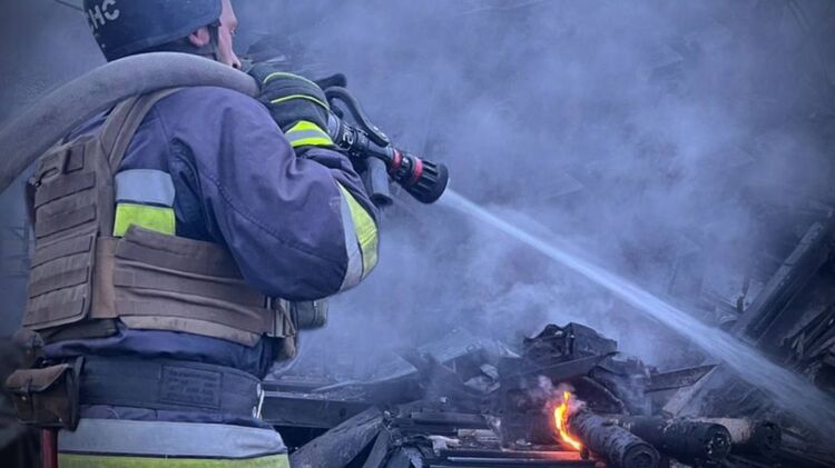 В Україні триває війна. Фото: ДСНС