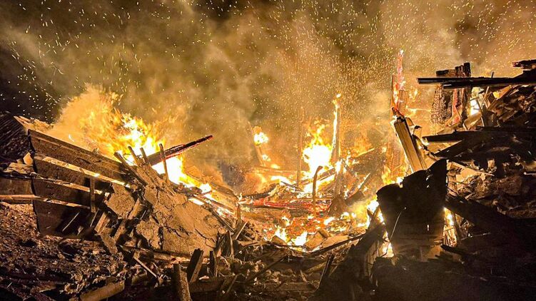 Пожар после прилета. Иллюстративное фото ГосЧС