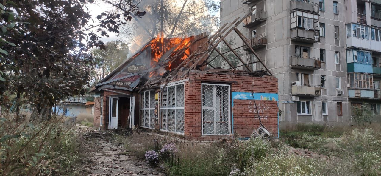 В Авдеевке под обстрел попал центральный рынок - фото