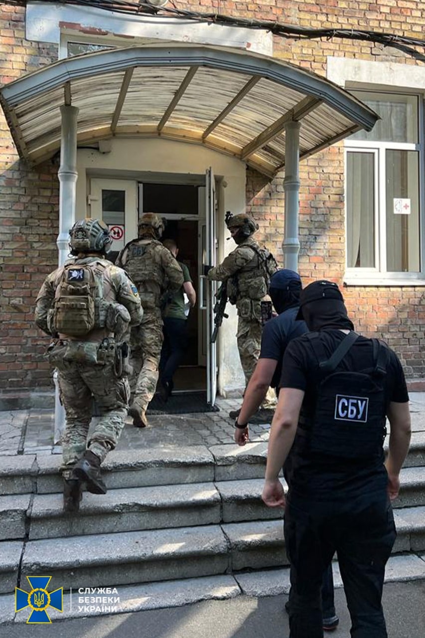 В СБУ сообщили о выявлении преступников, незаконно организовавшим склад оружия