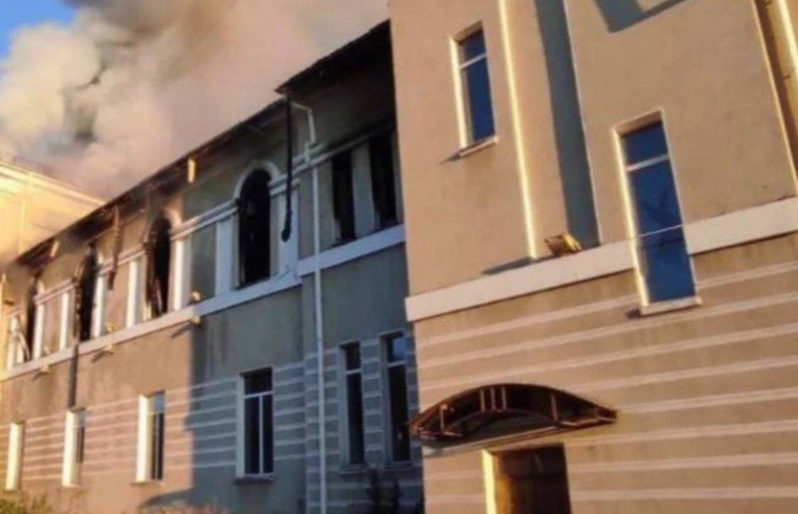 О последствиях и местах попадания сегодняшних обстрелов Бахмута армией РФ стало известно из публикации мэра города в его Инстаграм