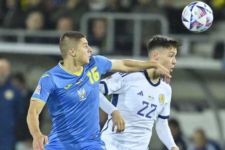 Украинская ассоциация футбола сообщила о том, что Украина не смогла вернуться в элиту Лиги наций УЕФА, сыграв вничью с Шотландией