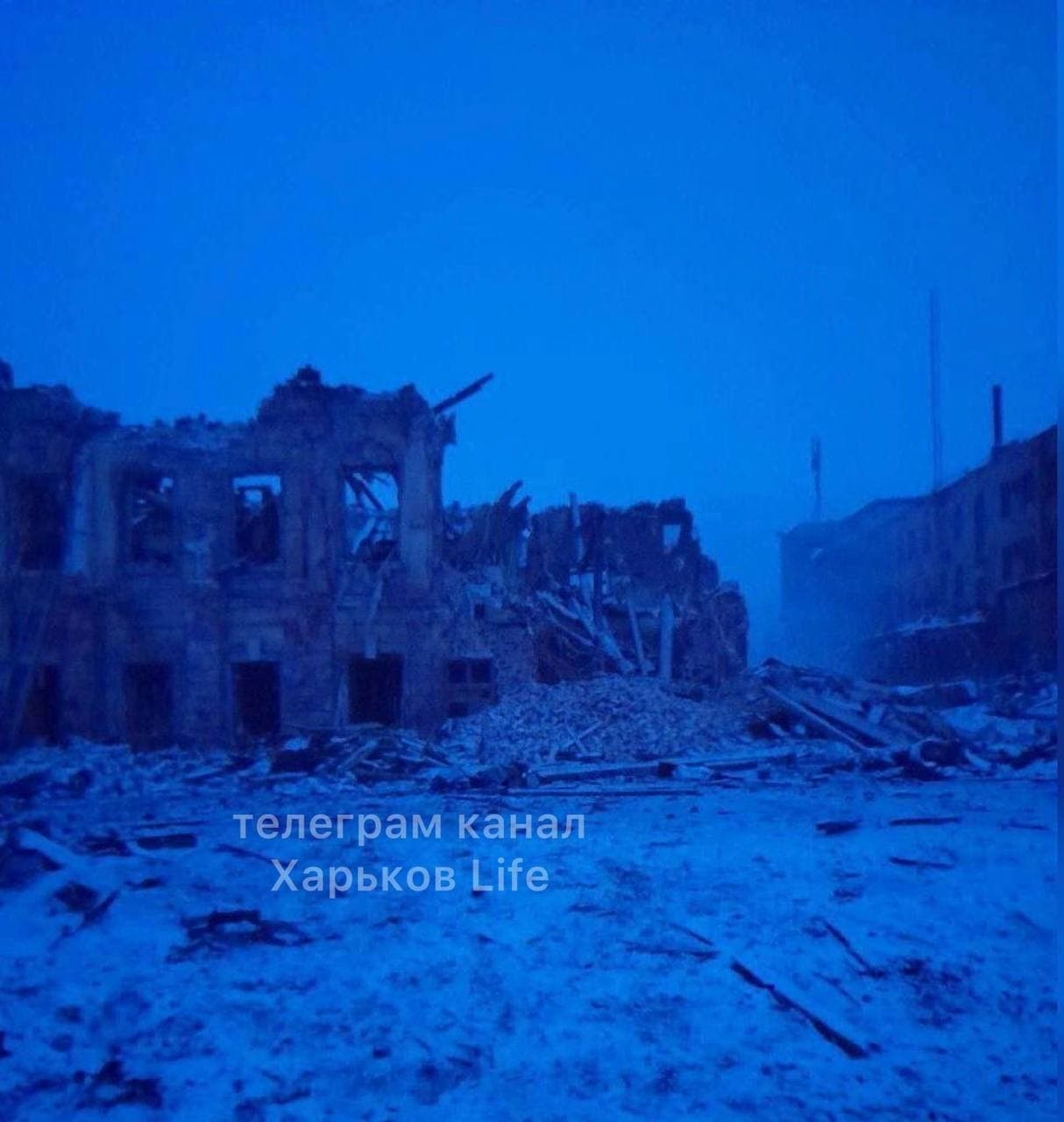 Ночью в Харькове разбомбили воинские части. Фото, видео