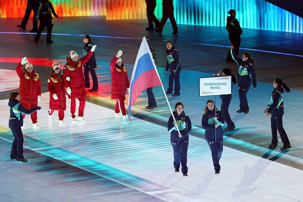 Фото (3) россиян на открытии Паралимпиады 2026. Источник – Телеграм