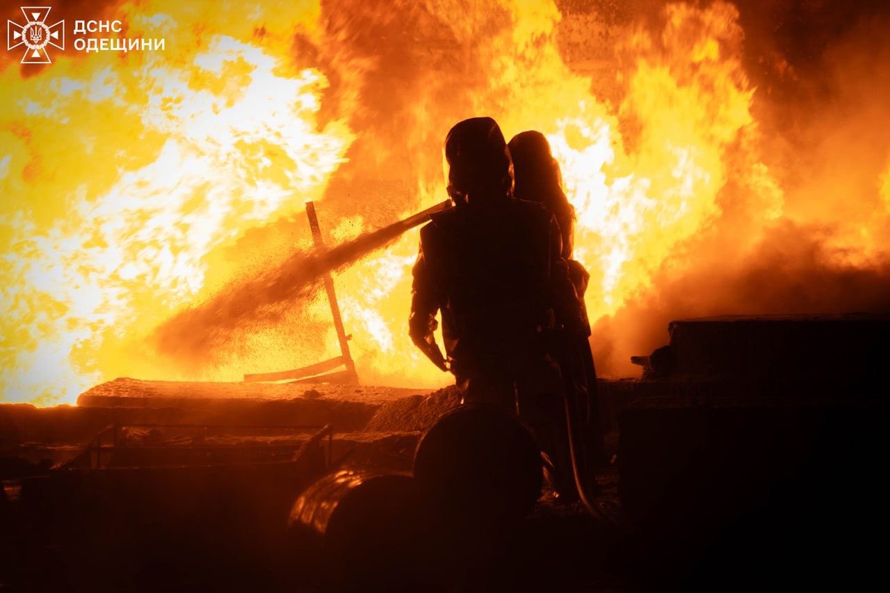 Фото гасіння пожежі (2). Джерело - facebook.com/DSNS.GOV.UA