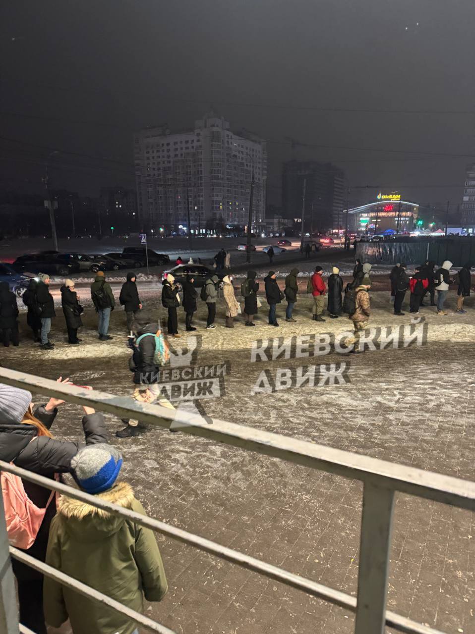 Фото черги на транспорт у Києві. Джерело - Телеграм