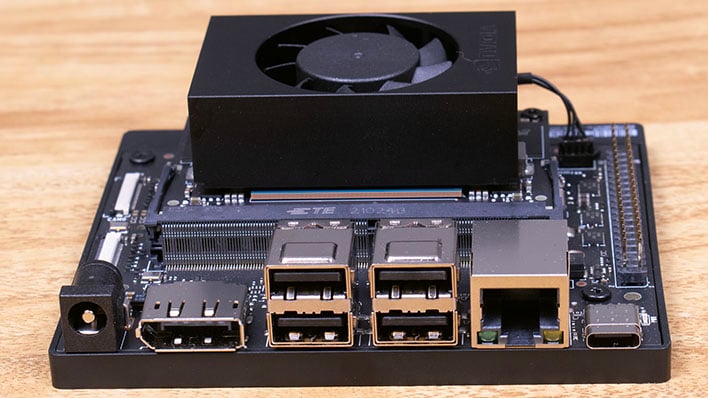 Фото микрокомпьютера на NVIDIA Jetson Orin. Источник - hothardware.com